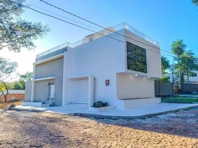 Exclusivo Tríplex en Venta en Lambaré, Zona Altos del Golf ☀️
