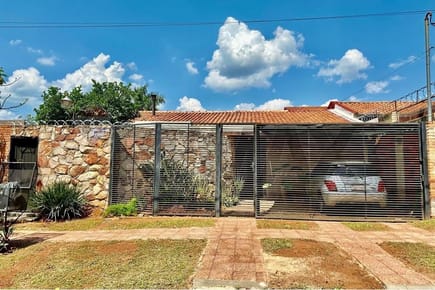 VENDO HERMOSA CASA EN LUQUE LOMA MERLO