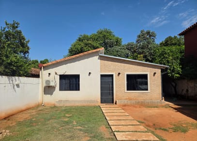 EN VENTA - CASA EN FERNANDO DE LA MORA ZONA NORTE