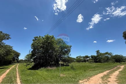 TERRENO EN INMEJORABLE UBICACIÓN EN EL BARRIO CERRADO SURUBII