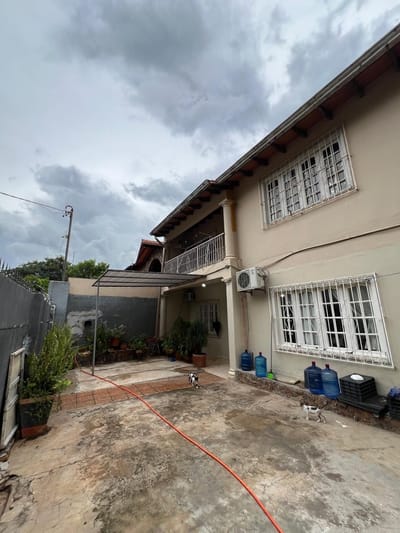 Vendo Casa Lambare Valle Apua II