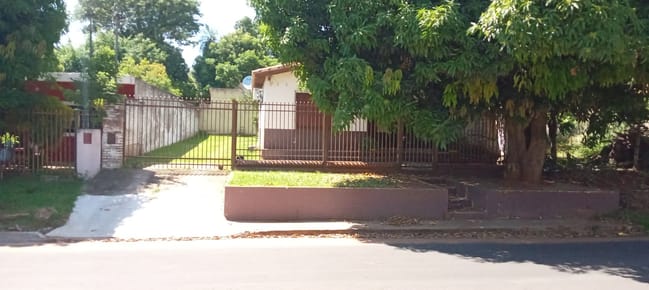 CASA SOBRE ASFALTO EN AREGUÁ - CAACUPEMI EN VENTA