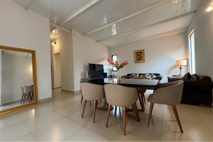 AMPLIA CASA FAMILIAR EN VENTA EN LAMBARÉ: ¡UNA OPORTUNIDAD ÚNICA PARA TU HOGAR IDEAL!
