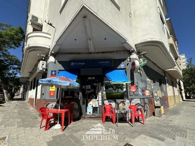 VENTA | Apartamento con local al frente en Parque Rodo