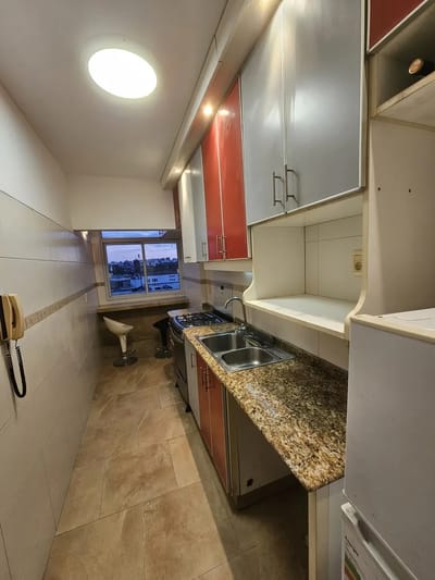 VA467 / COMODO APTO DE 2 DORMS Y TERRAZA AL FRENTE / AGUADA