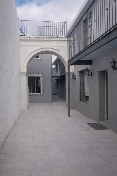 Apartamento En Alquiler En Jacinto Vera, Duplex De 1 Dormitorio como a Estrenar, Sin Gastos Comunes.