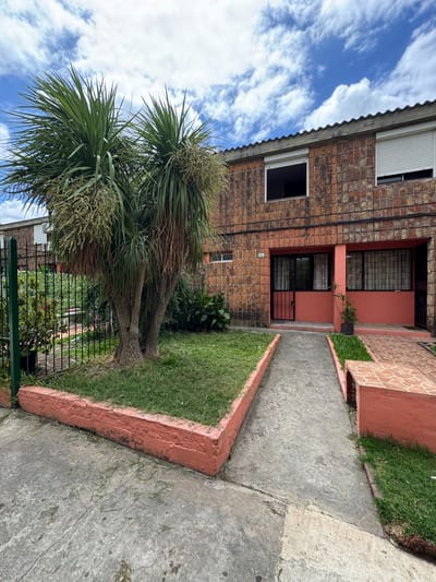 VENTA APARTAMENTO 3 DORMITORIOS EN LA TEJA, COMPLEJO CERRADO CON ESPACIO PARA ESTACIONAMIENTO.