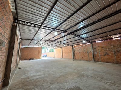 EN VENTA - TINGLADO / DEPÓSITO CON OFICINA
