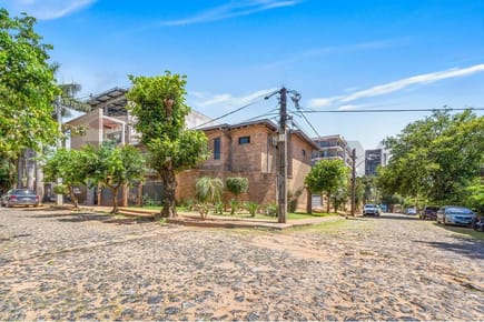 CASA DE LUJO - ASUNCIÓN-CAÑADA DEL YBYRAY    J.A.