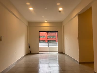 AMPLIO DPTO DE 2 DORM CON BALCON Y PARRILLA. ZONA LAGUNA GRANDE (M.L.)