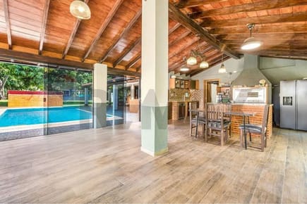 CASA CON AMPLIO TERRENO DE 20.419 M2 EN VILLETA EN VENTA