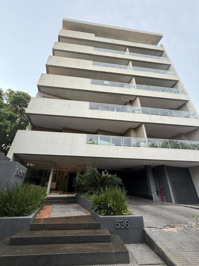 EN VENTA AMPLIO DEPARTAMENTO DE 3 DORMITORIOS EN B° MCAL. ESTIGARRIBIA ASUNCION