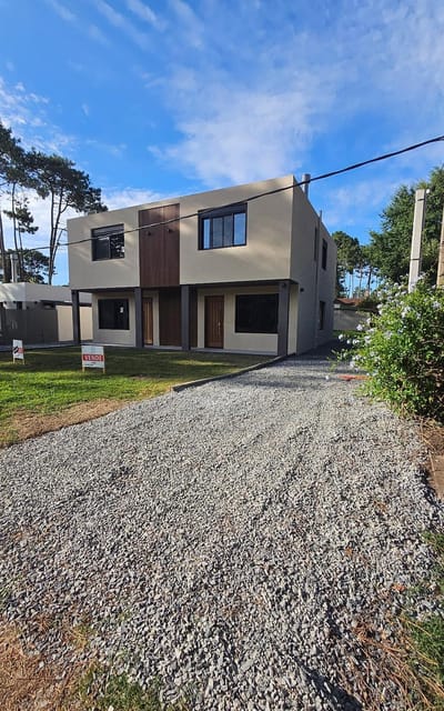 Venta Casa Pinares Punta del Este a estrenar 