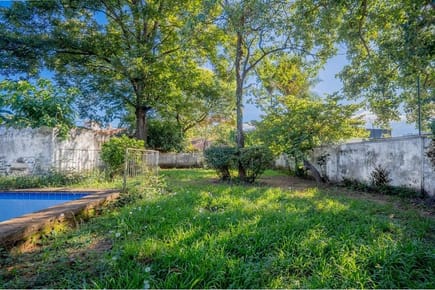 Exclusiva propiedad de 1055 m² en venta en Mcal. Estigarribia, Asunción.