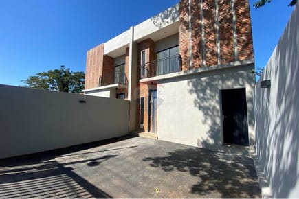 EN VENTA DUPLEX EN LUQUE BARRIO LAURELTY