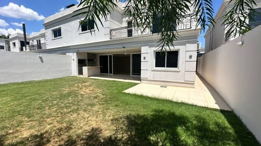 Vendo casa en condominio de 3 habitaciones en Lambare zona Yacht