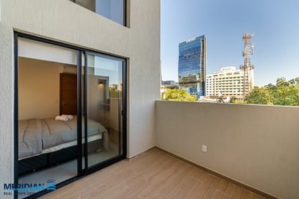 Departamento amueblado en venta zona Shopping Del Sol.