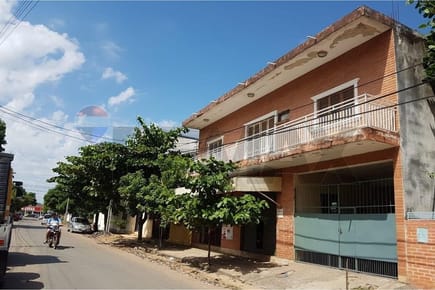 VENDO EDIFICIO EN TRINIDAD A 150 metros DE LA AVENIDA ARTIGAS