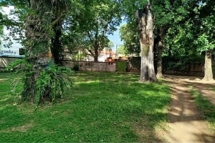 AMPLIO TERRENO EN ESQUINA EN MBURICAÓ - ASUNCIÓN EN VENTA (4.151 M2)