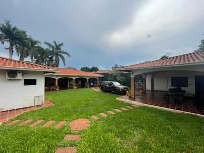 AMPLIA CASA EN VILLA ELISA - TRES BOCAS EN VENTA
