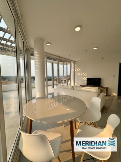Departamento en venta con amplia terraza propia.