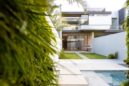 Hermosa vivienda estilo moderno en venta en Barrio Mburucuya