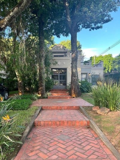 Vendo casa en barrio cerrado de 4 habitaciones en Lambare zona Yacht