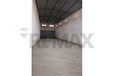 TINGLADO EN VENTA SOBRE RUTA TRANSCHACO. (M.L.)