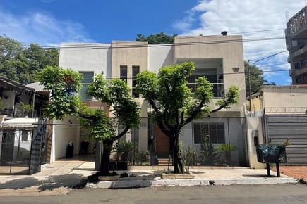 Alquiler de oficina en Asuncion. A media cuadra Av. España. 6,000,000 ₲ Mensual (M.L.)