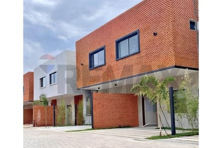 VENDO HERMOSO DUPLEX EN SAN LORENZO