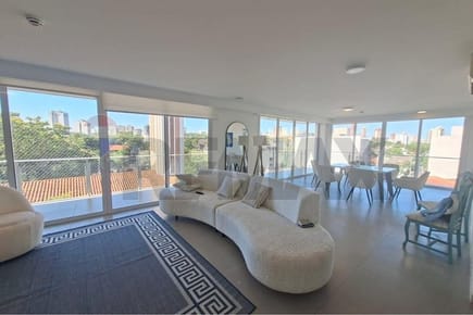 AMPLIO PENTHOUSE EN LAS MERCEDES - ASUNCIÓN (330 M2)