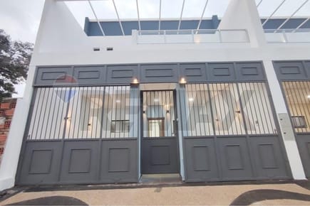 Dúplex en venta en barrio San Carlos, Ñemby