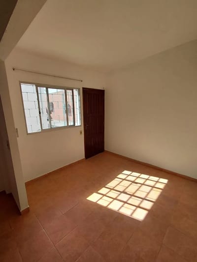 ALQUILER EN LA BLANQUEADA DE 1 DORMITORIO, PLANTA BAJA INTERIOR, GASTOS COMUNES BAJOS