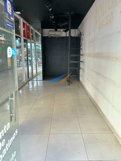 Venta Local Comercial 60m² en Cordón! Sobre 18 de Julio.