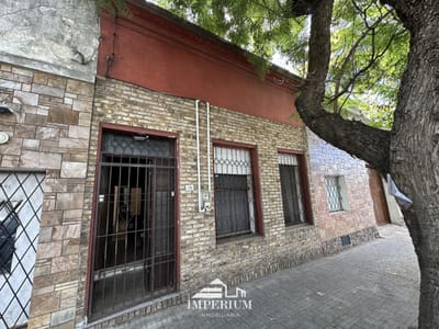 Venta Casa en Aguada 3 dormitorios y azotea transitable a reciclar