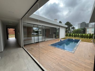 VENDO IMPORTANTE CASA DE 3 DORMITORIOS EN SUITE A ESTRENAR, BARRIO PRIVADO TERRANOVA