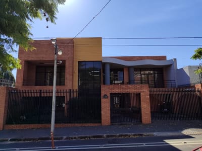 Oficina en Alquiler en el Exclusivo Barrio Ciudad Nueva