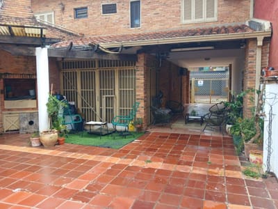Vendo casa a refaccionar de 3 habitaciones en Asunción Barrio San Vicente