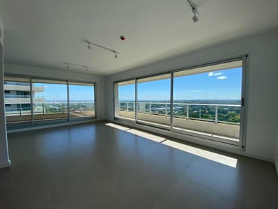 EN VENTA- Departamento de 2 dormitorios en suite + área servicio en Palacio de los Patos