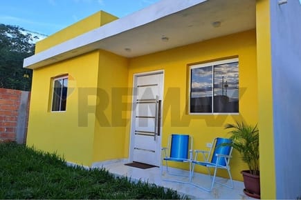CASA EN LIMPIO BARRIO SALADO 