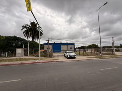 Alquiler Deposito 200 M2 Con Vivienda De 100 M Terr. 2827 M2