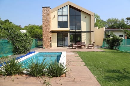 Se vende casa Amoblada en barrio cerrado en Ypacarai 