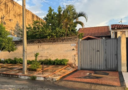 CASA CON PISCINA EN ASUNCIÓN Bo SAN PABLO AlP