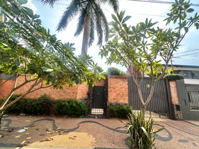 ALQUILO FINA RESIDENCIA EN SAJONIA