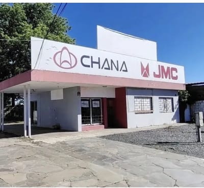 Expléndido Local comercial sobre Avenida Giannattasio