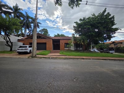 Propiedad Comercial en Alquiler: Ideal para Clínica o Spa de Lujo