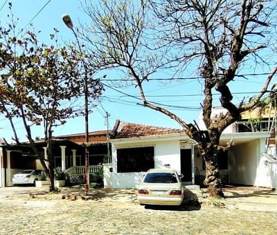 OPORTUNIDAD de Inversión a 5 minutos del Eje Corporativo ‼️ En VENTA 2 propiedades juntas en zona Ycua Satí!!!