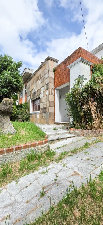 Venta Casa, Malvín 4 Dormitorios Jardín y Fondo, Cochera, Apta Banco