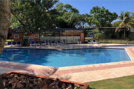 VENDO amplio departamento de 3 Dormitorios en Condominio Moravia con RENTA ACTIVA