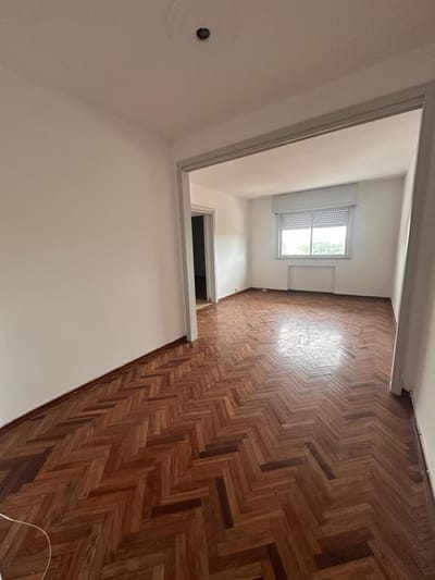 Buen apartamento de 2 dormitorios en el Prado